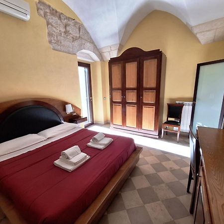 B&B Residenza Pizziniaco Lecce Bagian luar foto
