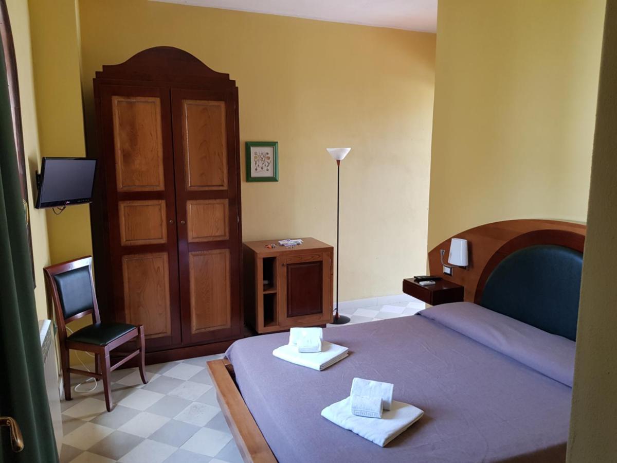 B&B Residenza Pizziniaco Lecce Bagian luar foto