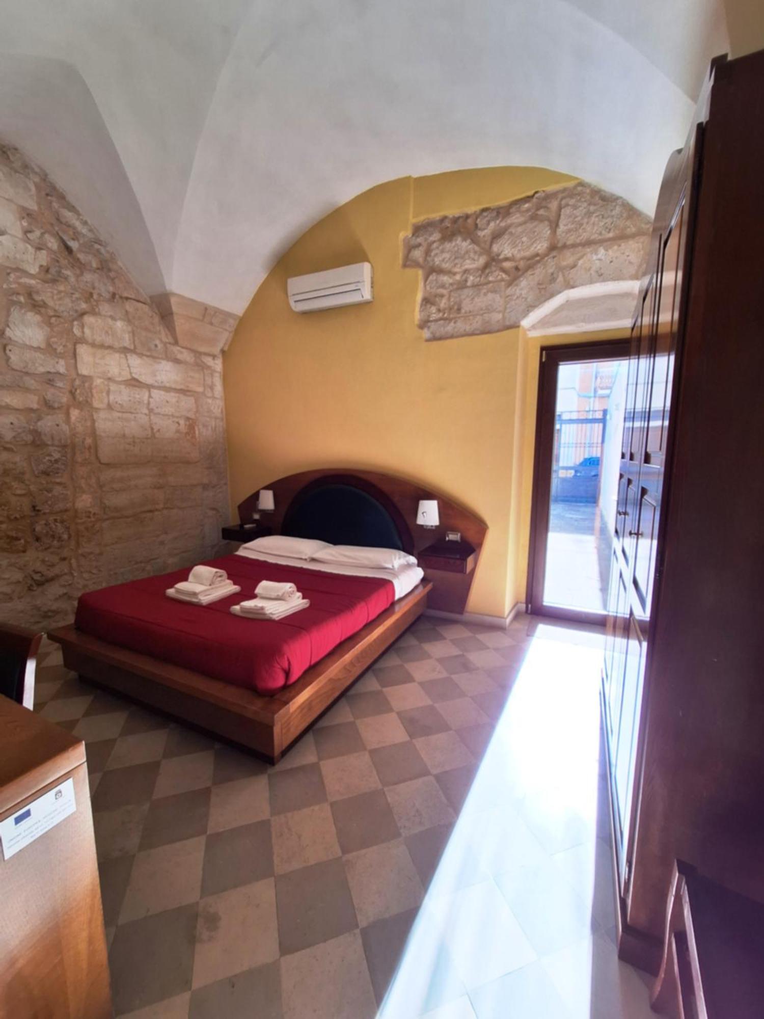 B&B Residenza Pizziniaco Lecce Bagian luar foto