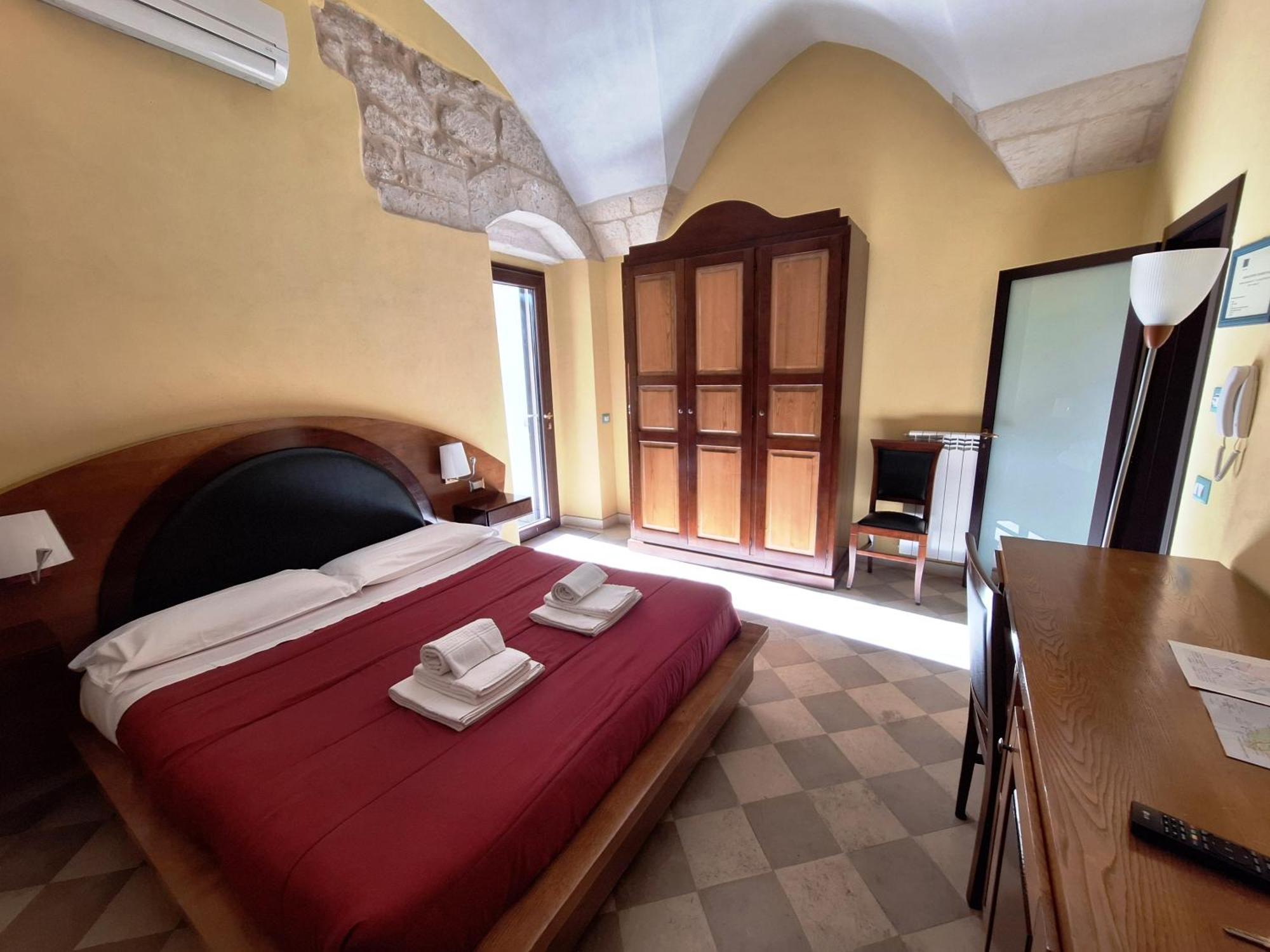 B&B Residenza Pizziniaco Lecce Bagian luar foto