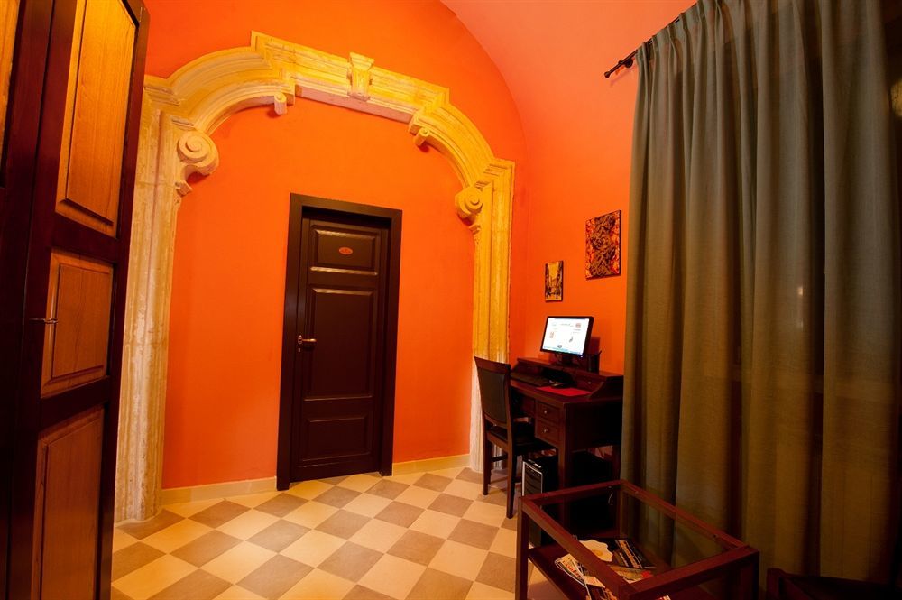 B&B Residenza Pizziniaco Lecce Bagian luar foto
