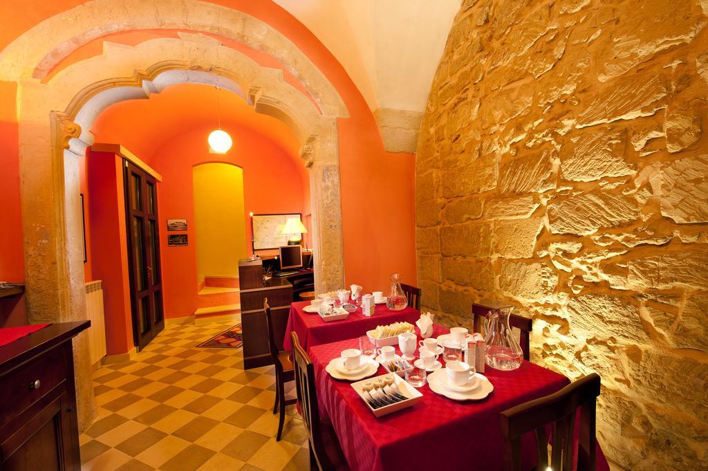 B&B Residenza Pizziniaco Lecce Bagian luar foto