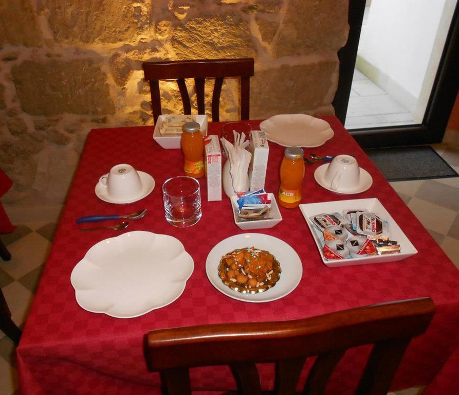 B&B Residenza Pizziniaco Lecce Bagian luar foto