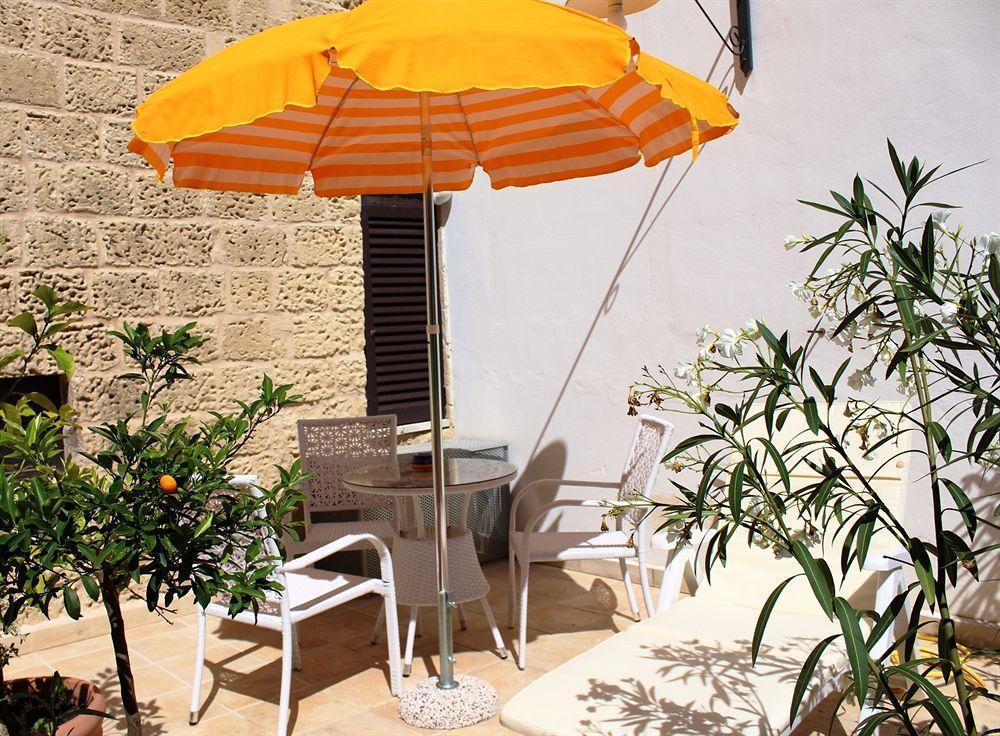B&B Residenza Pizziniaco Lecce Bagian luar foto