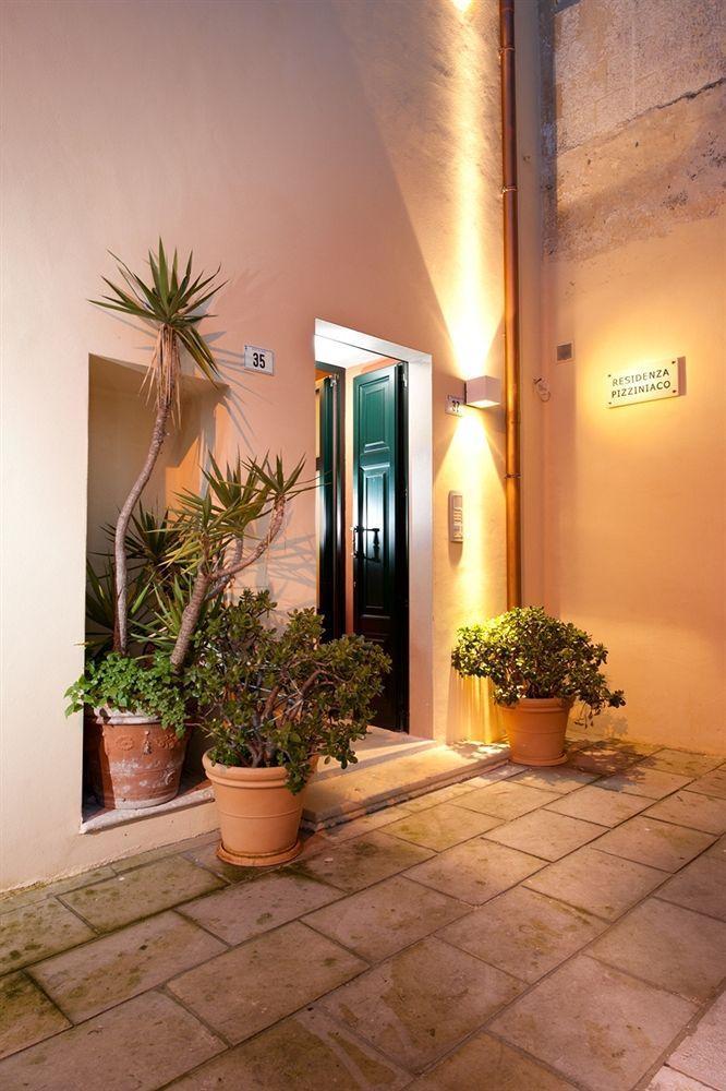 B&B Residenza Pizziniaco Lecce Bagian luar foto