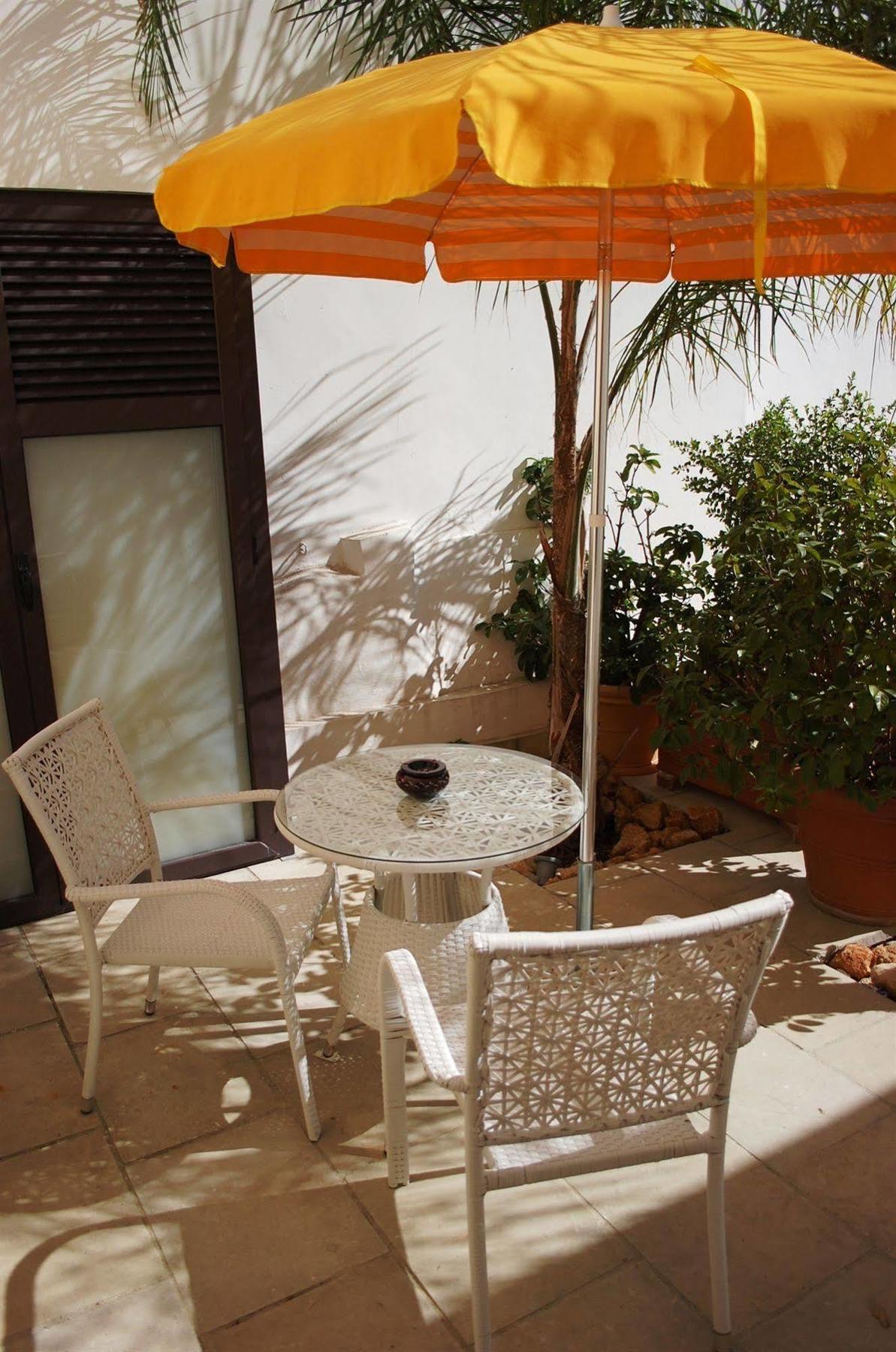 B&B Residenza Pizziniaco Lecce Bagian luar foto
